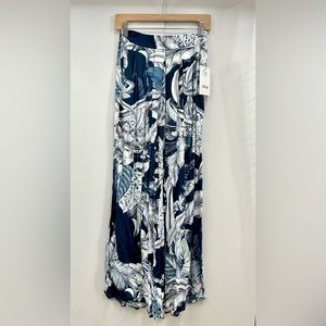 Medium Maaji women’s pants with pockets.